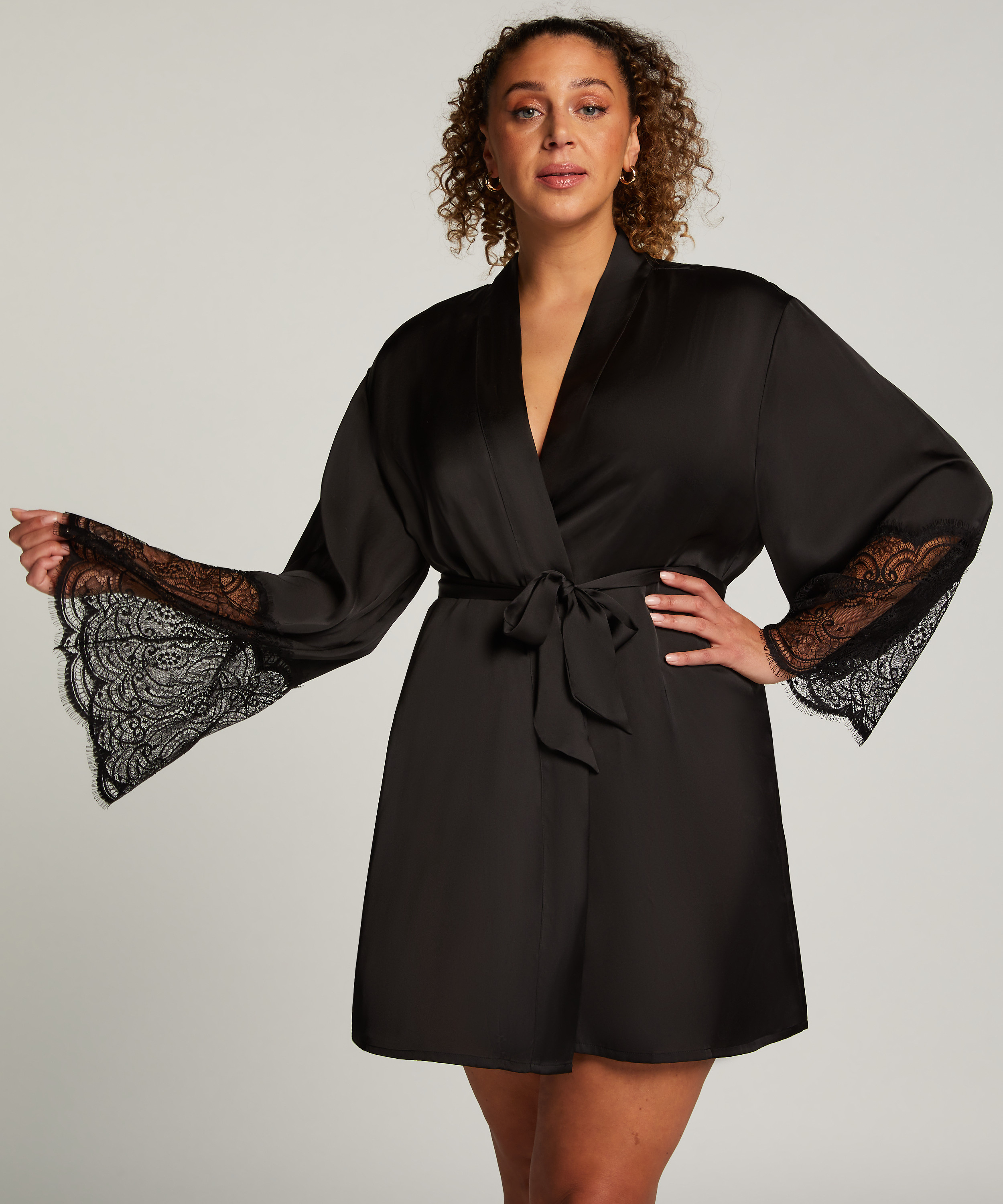 Satynowe kimono, Czarny, main