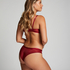 Brazyliany Ivana, Czerwony
