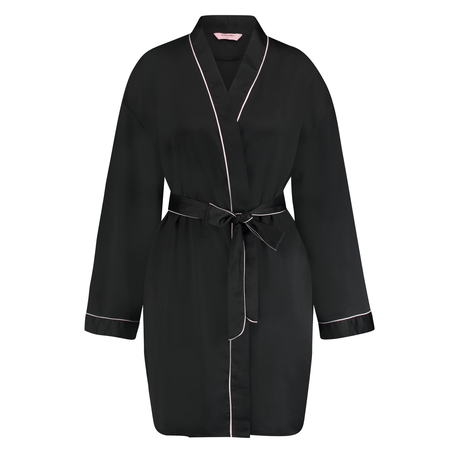 Satynowe kimono, Czarny