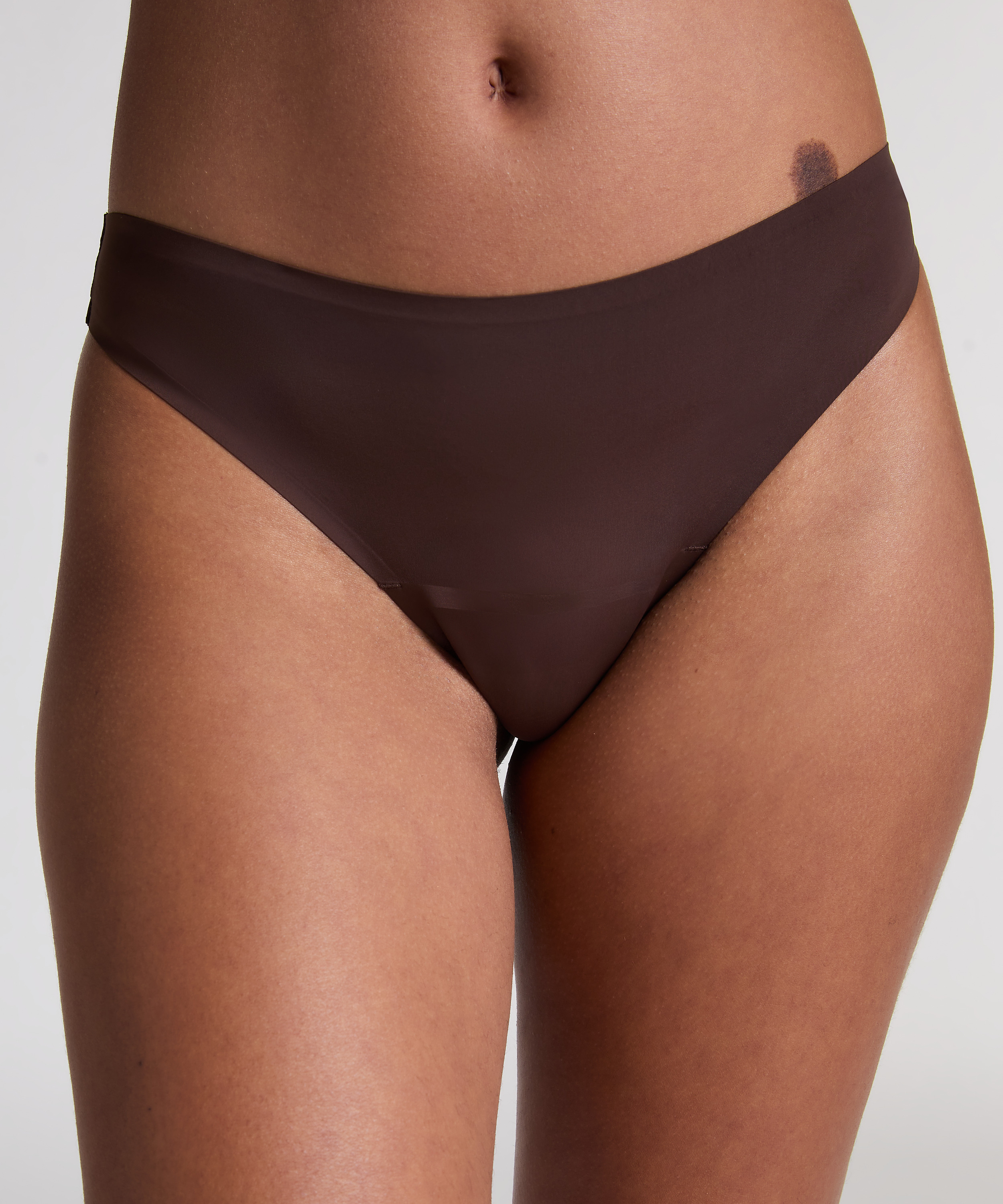 Niewidzialne stringi basic, Brązowy, main