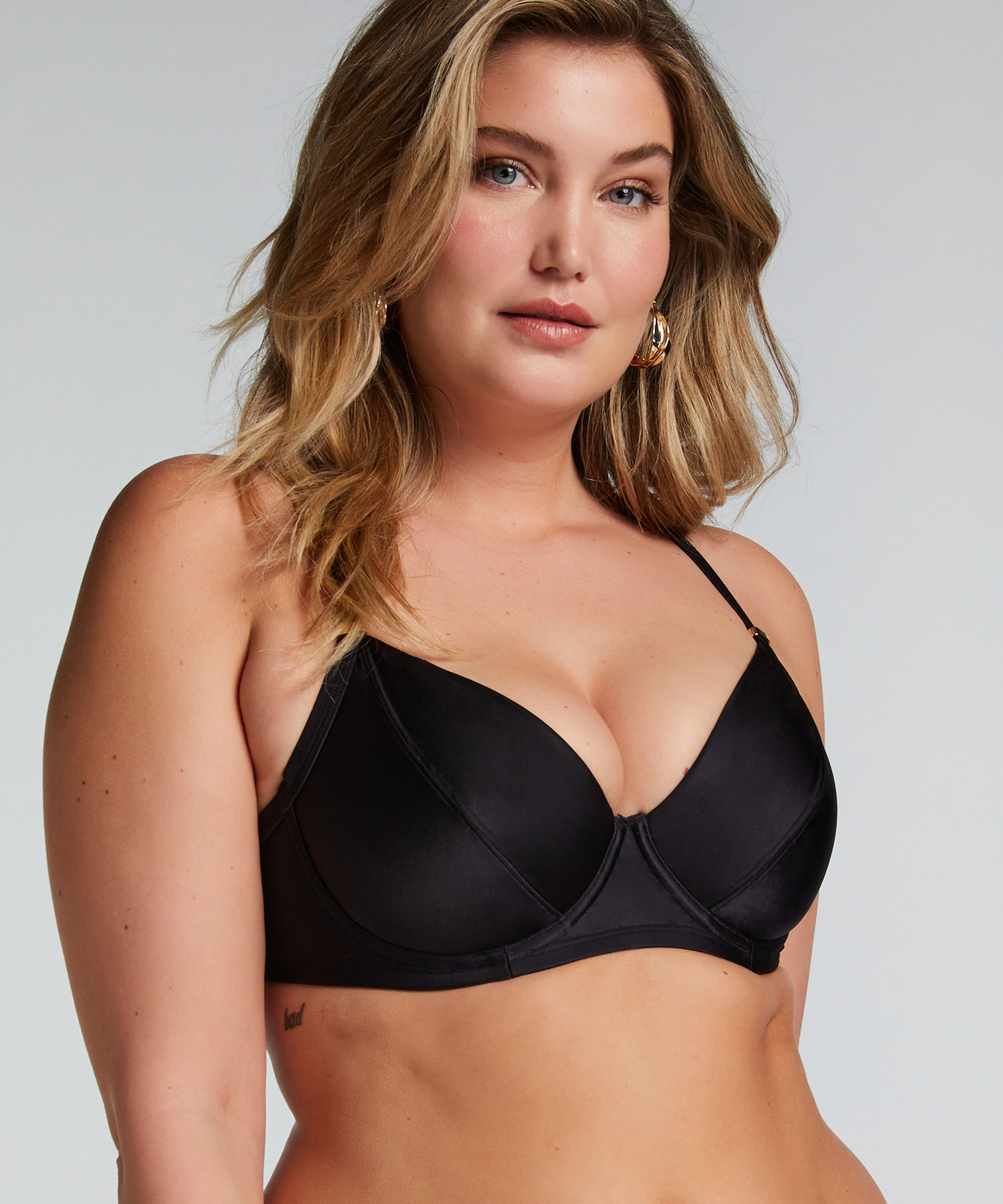 G&oacute;ra od bikini Luxe, Czarny