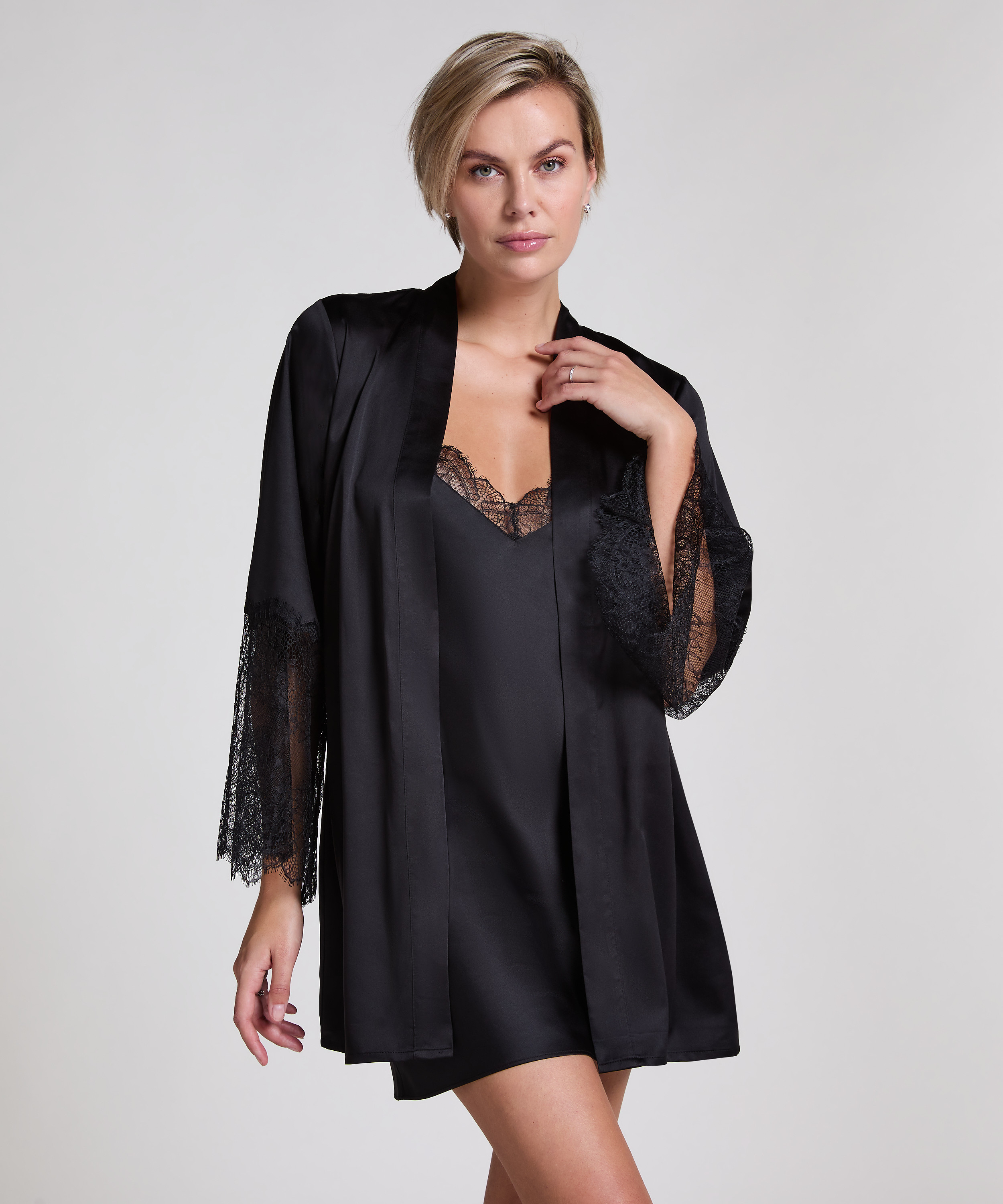 Satynowe kimono, Czarny, main