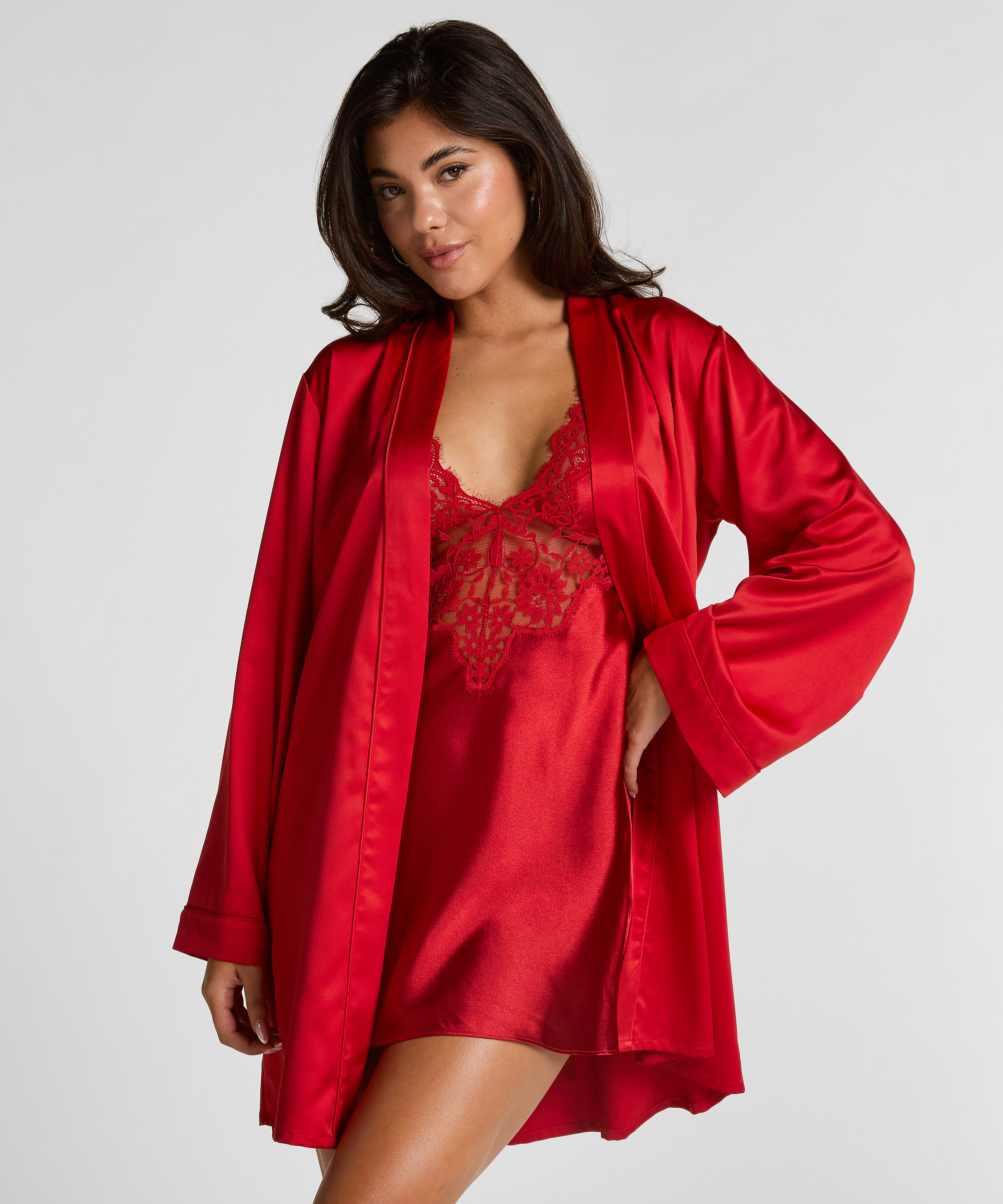 Satynowe kimono, Czerwony, main
