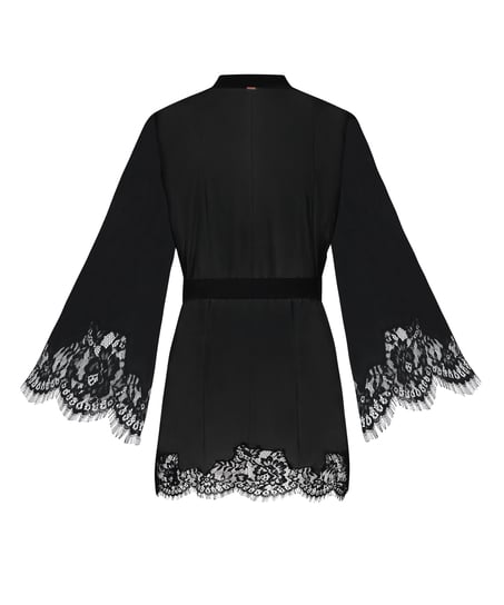Satynowe kimono, Czarny