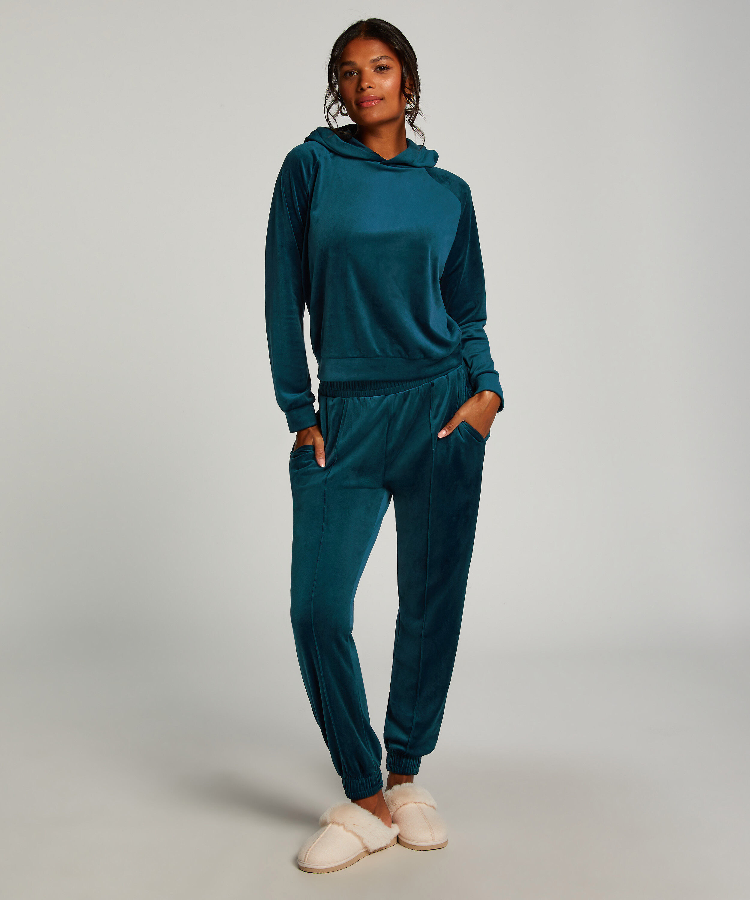 Joggery welurowe ze szczypankami, Niebieski