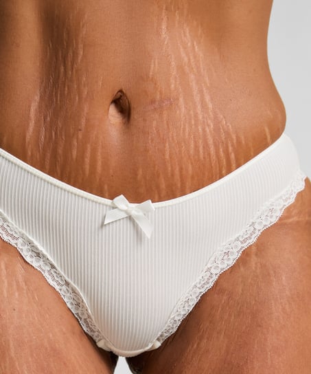 Brazyliany Lola, Biały