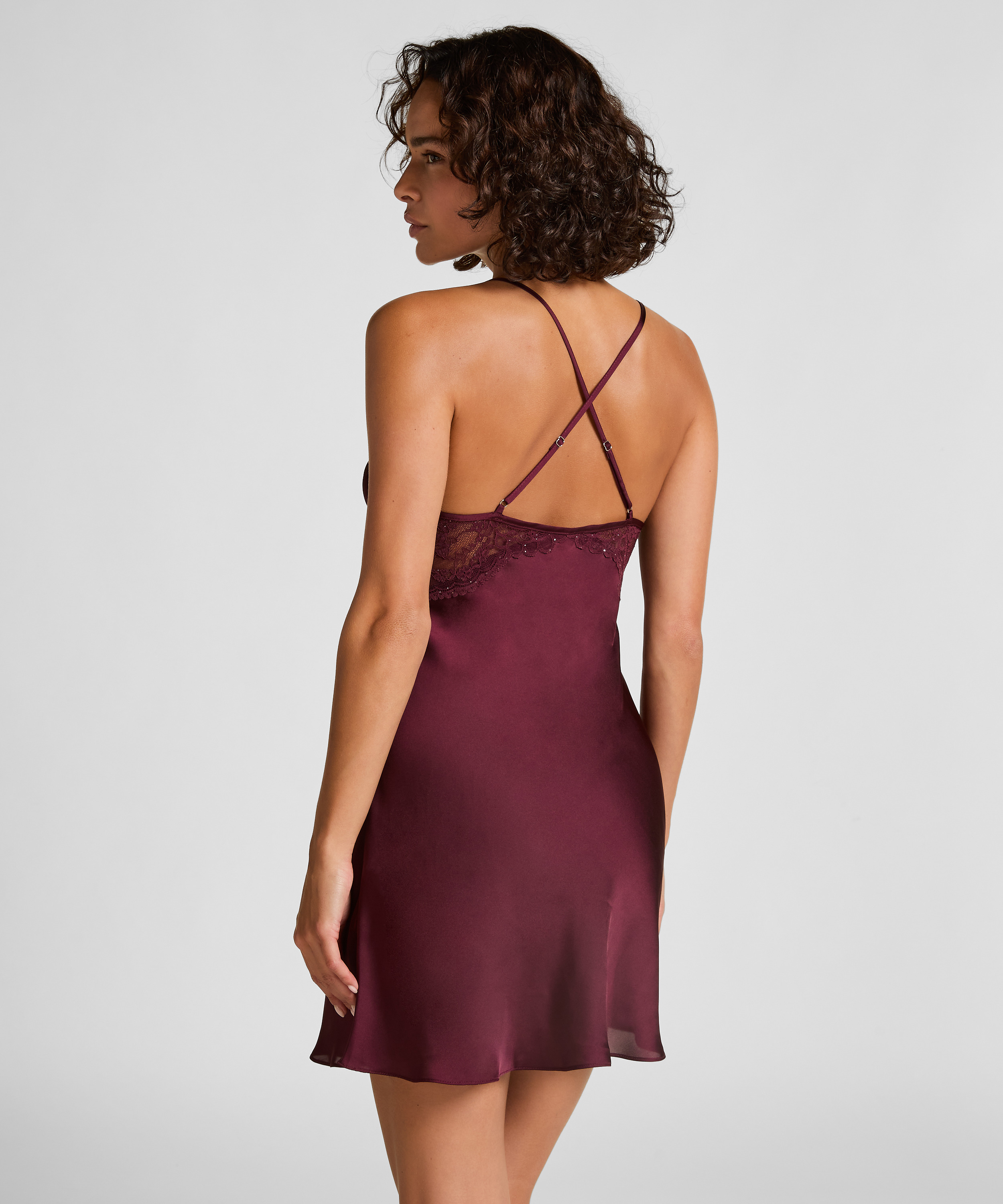 Halka Isadora, Czerwony, main