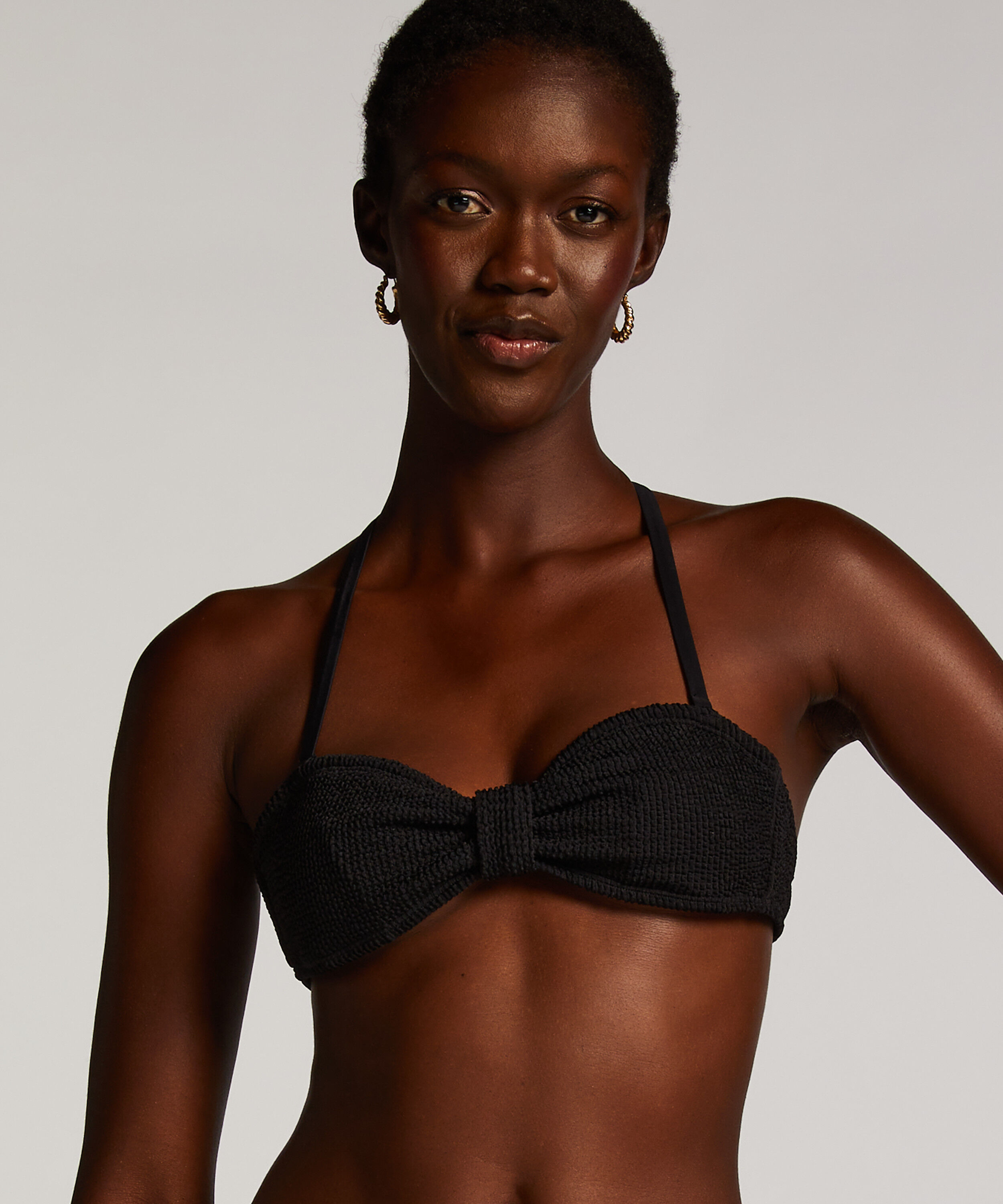 G&oacute;ra od bikini typu bandeau Crinkle, Czarny