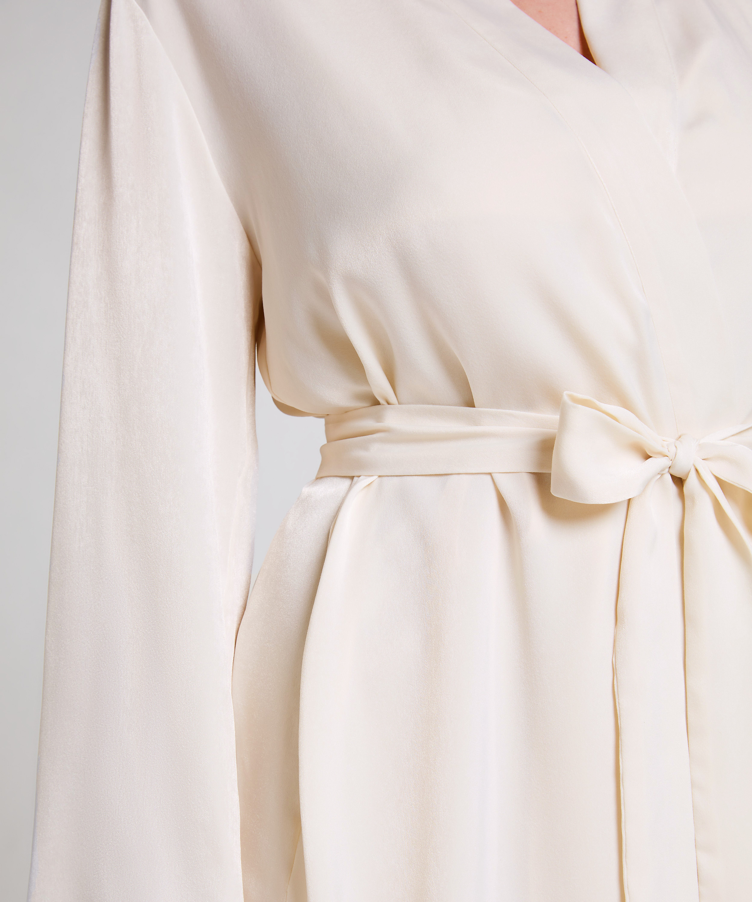 Satynowe kimono, Biały, main