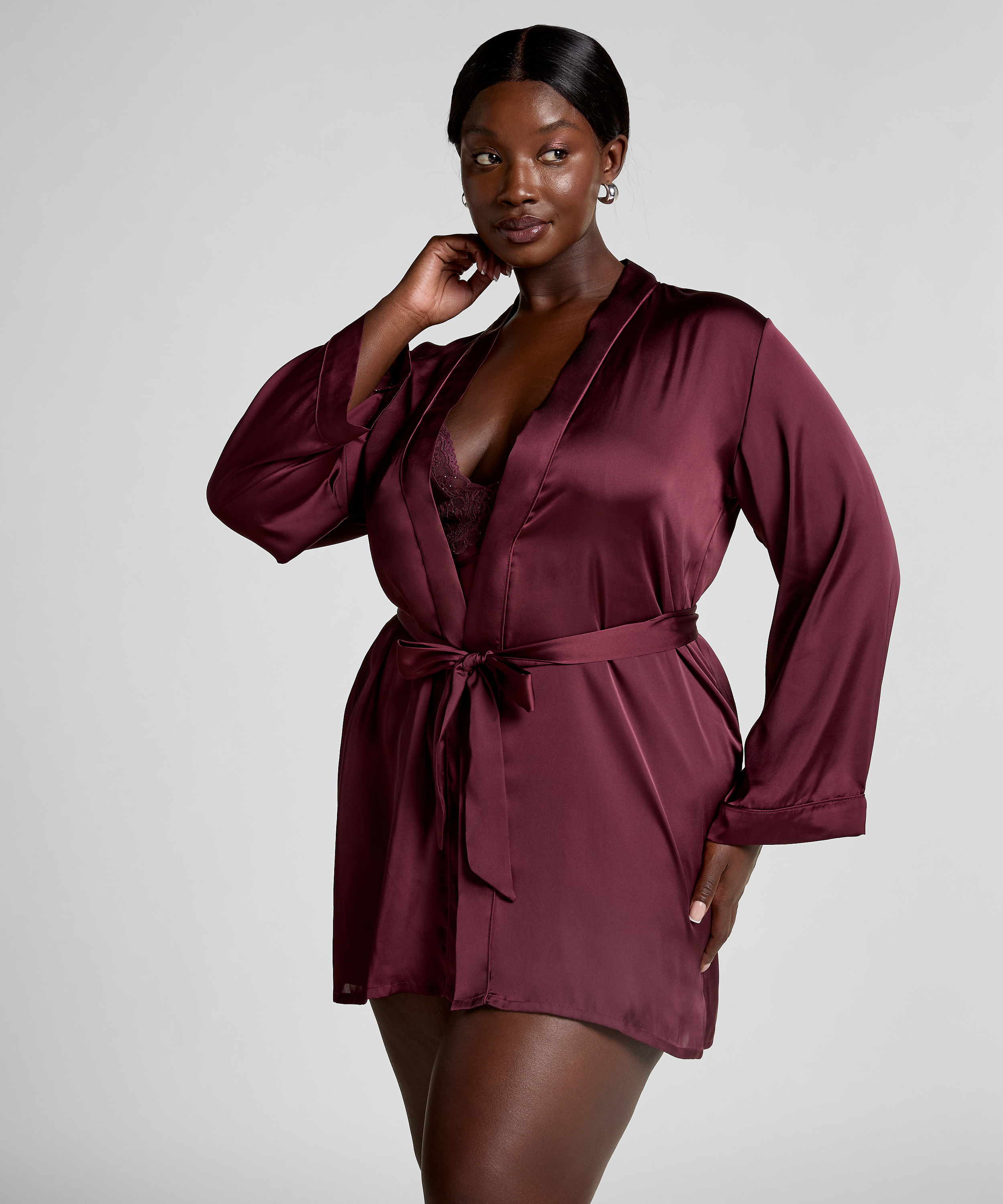 Satynowe kimono, Czerwony, main