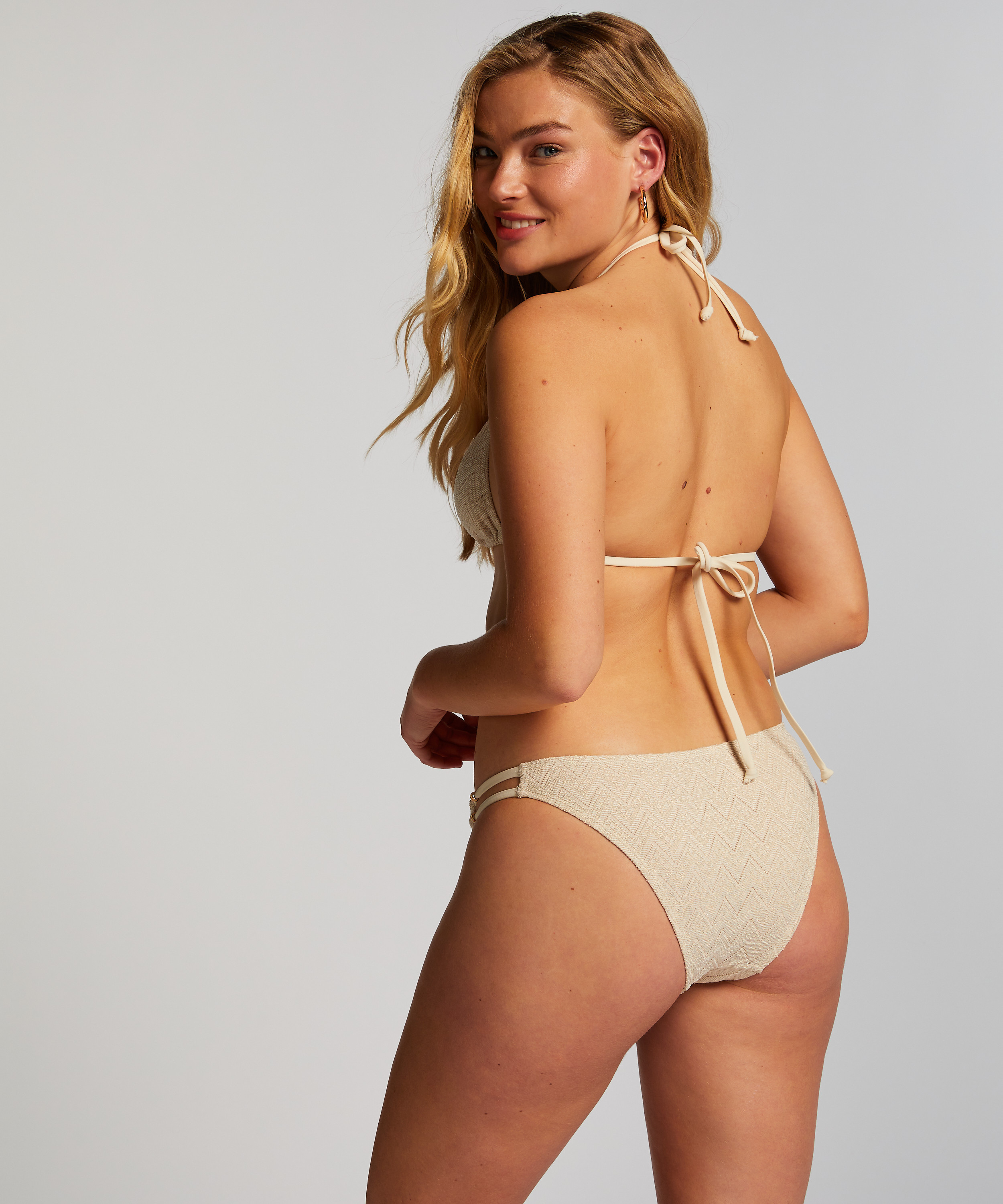 Tr&oacute;jkątna szydełkowa g&oacute;ra od bikini, Biały, main