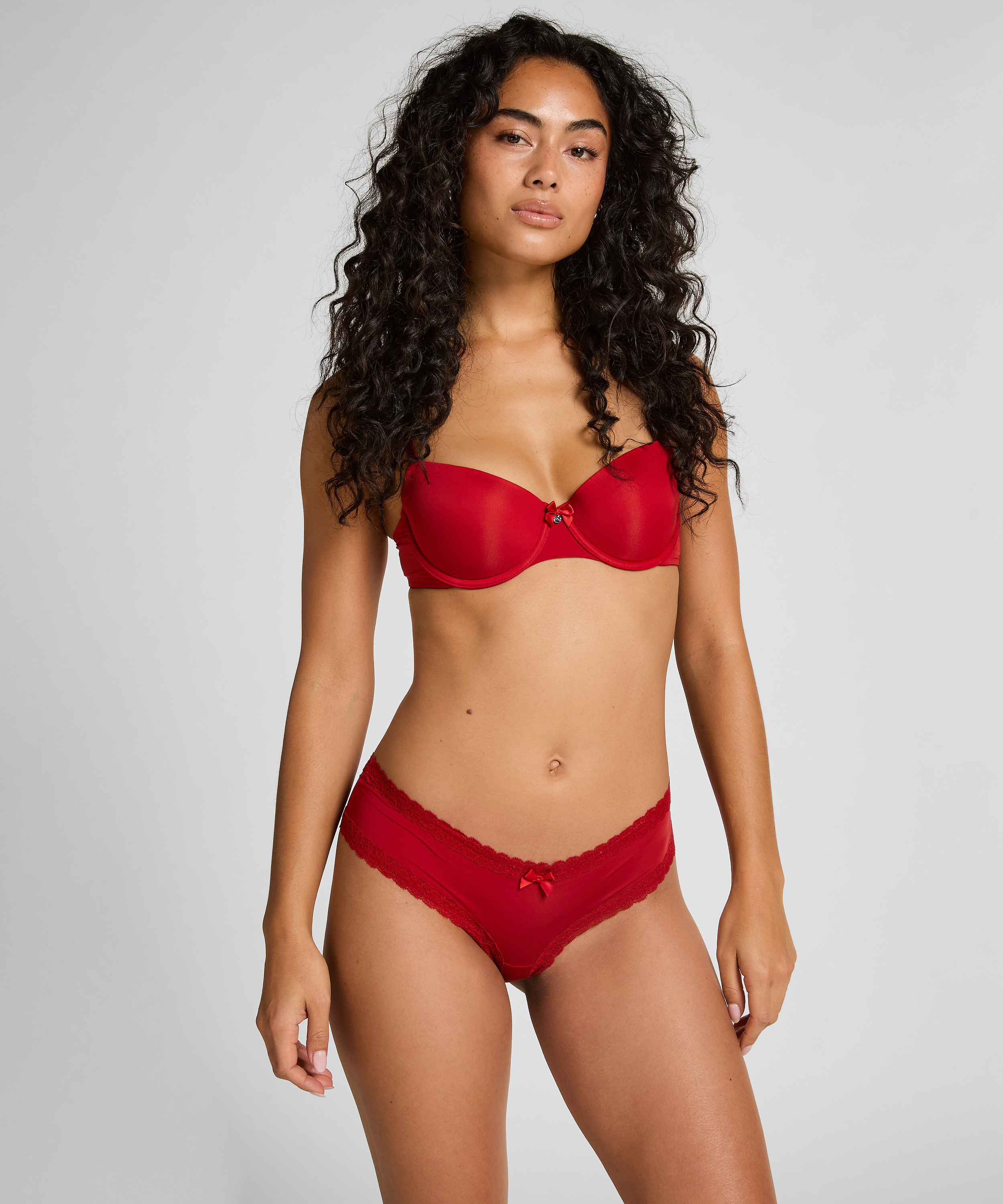 Brazyliany w kształcie litery V London, Czerwony, main