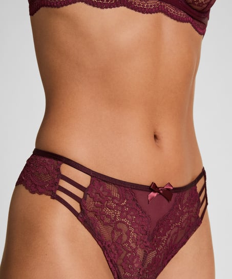 Brazyliany Belle, Czerwony